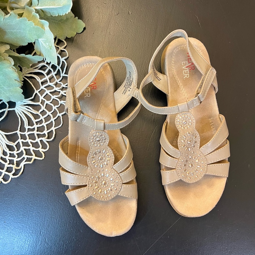WearEver Jasmina Tan Embellished T-Strap Comfort Women's‎ Strappy Sandals Sz 7